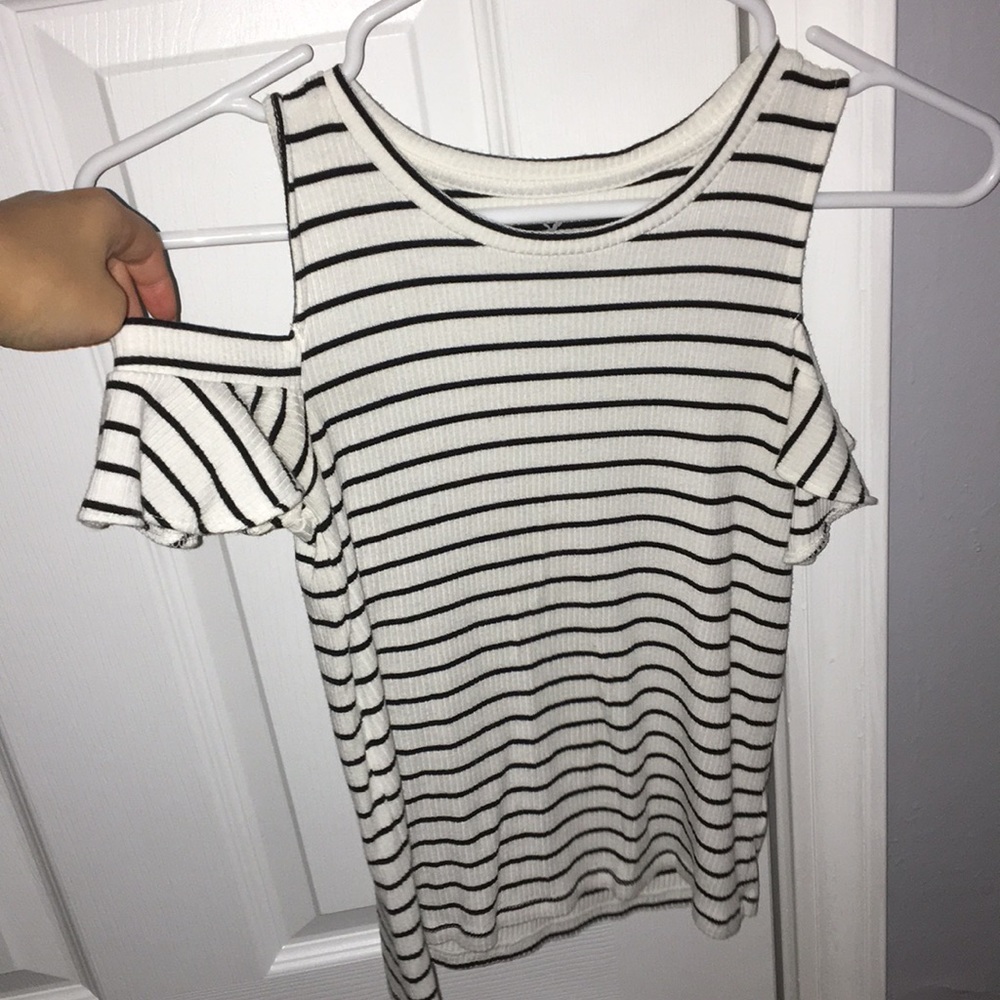 American eagle cold shoulder top